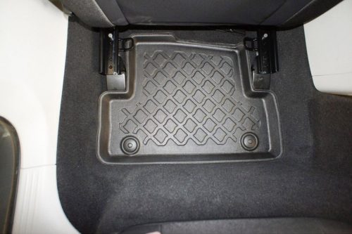 Volvo V40 (2012-2019) Aristar high-rim 3D rubber mat set