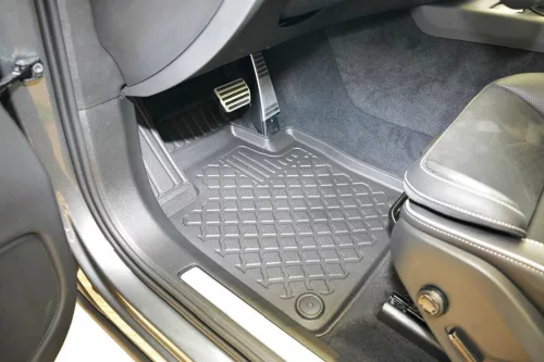 Volvo XC60 (2017-) Aristar high-rim 3D rubber mat set