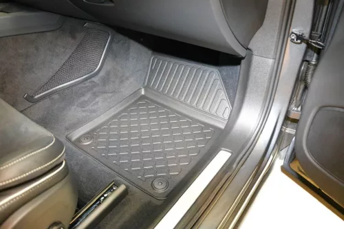 Volvo XC60 (2017-) Aristar high-rim 3D rubber mat set