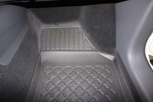 Volkswagen Caddy (III) (2003-2015) / Caddy (IV) (2015-2020) 5-seater Aristar high-edged 3D rubber mat set