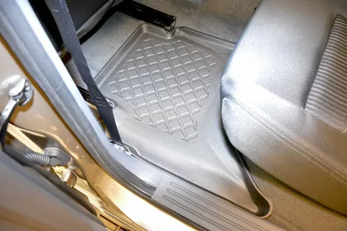 Ford Ranger (2012-) Aristar high-rim 3D rubber mat set