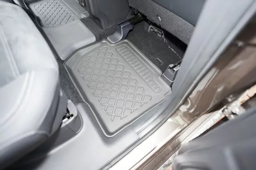 Mitsubishi Outlander (III) PHEV (2020-) Aristar high-edged 3D rubber mat set