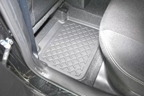 Suzuki S-Cross Hybrid  ( 2020- ) Aristar high-edged 3D rubber mat set