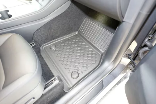 Tesla Model Y (2020-) Aristar high-rim 3D rubber mat set