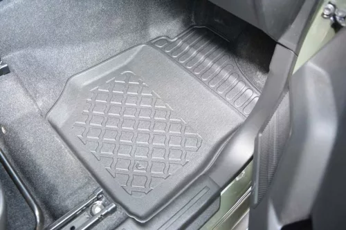 Suzuki Jimny (II) (2018-) 2-seater Aristar high-rim 3D rubber mat set