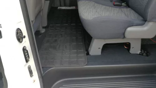 Universal Frogum Rubber Mat 2 pcs (74 cm x 40 cm)