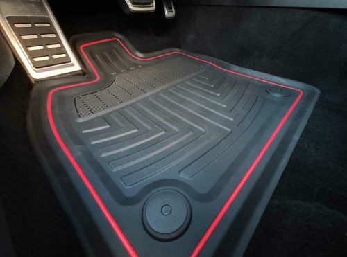 Volkswagen Golf (VII) ( 2012-2020 ) / Golf (VIII) ( 2019- ) / Seat Leon (III) (2012-2020) / Audi A3 (8V) ( 2012-2020 ) magasperemű  Geyer&Hosaja Gumiszőnyeg szett