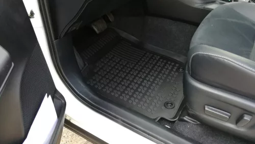Toyota RAV4 (2013-2018) Rezaw-Plast high-rim rubber mat set