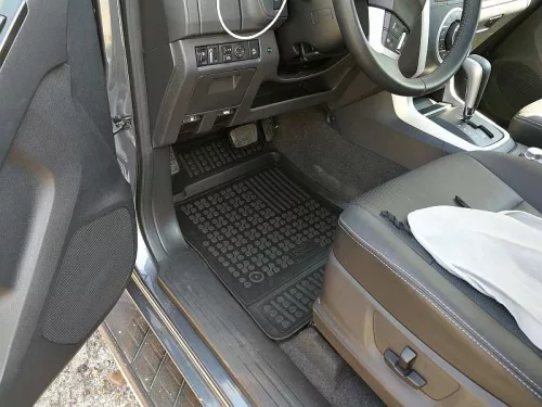 Isuzu D-Max (II) (2012-2019) high-rim Rezaw-Plast rubber mat set