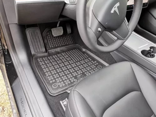 Tesla Model Y (2020-) Rezaw-Plast high-rim rubber mat set