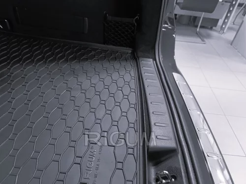 Mercedes GLA (X156) (2013-2020) / Mercedes GLA (H247) (2019-) Rigum size-accurate luggage tray