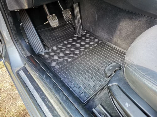 BMW 3 (E46) Sedan / Station Wagon (1997-2004) Rigum Premium Rubber Mat