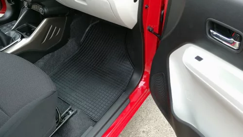 Suzuki Ignis (III) (2016-) Rigum