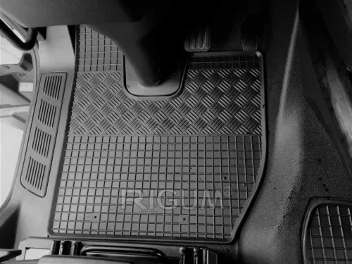 Iveco S-Way (2019-) 3-piece Rigum precision-fit rubber mat